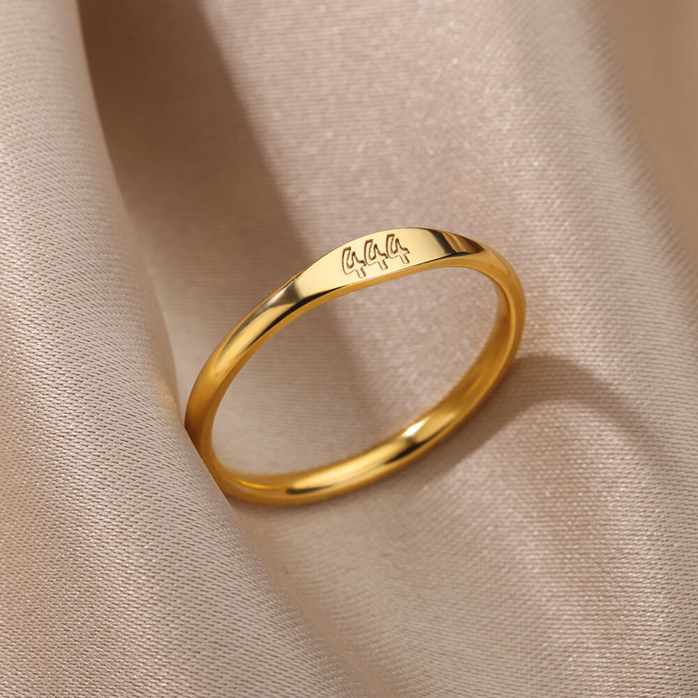 Gold-plated signet ring engraved with 444