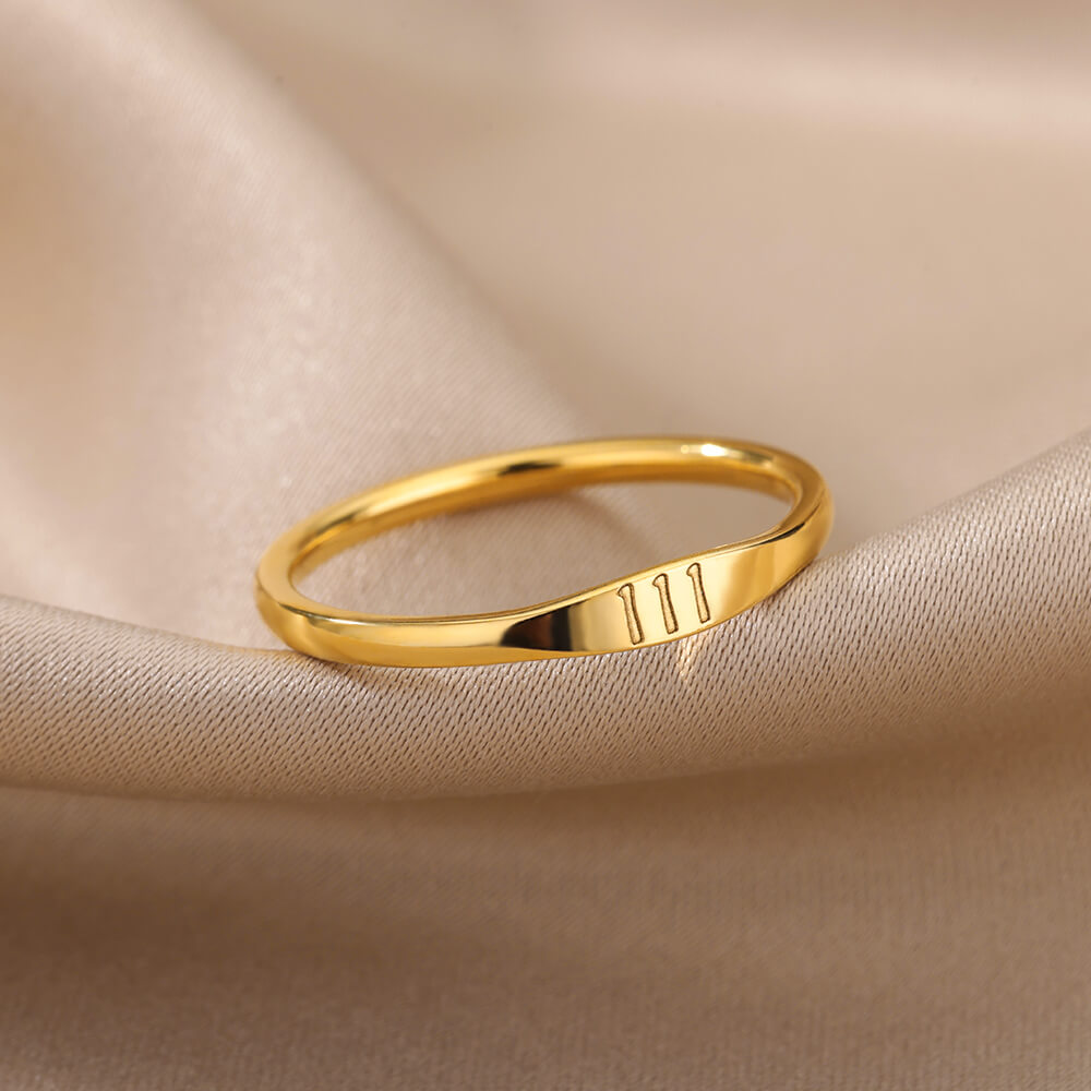 Gold-plated signet ring engraved with 111